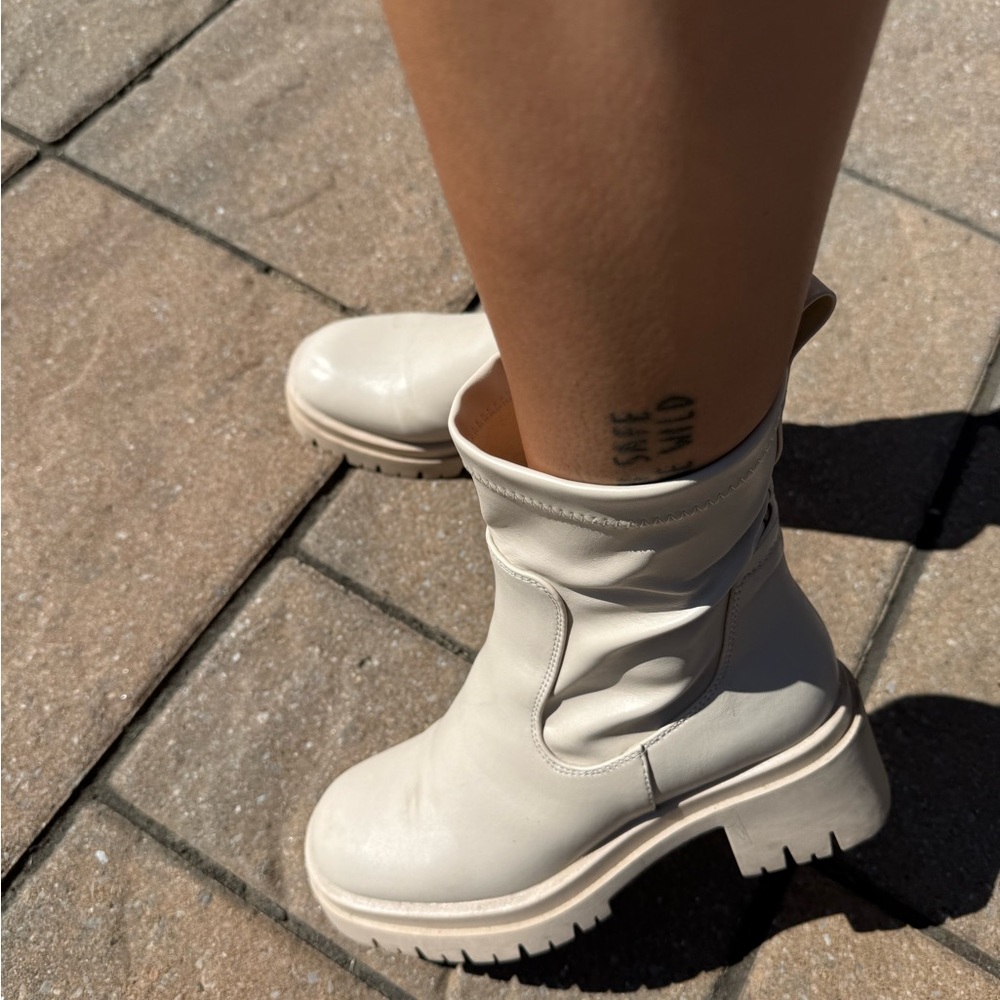 Elegant Cream Heeled Boots